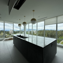 UBC 4400尺360度全景Penhouse智能调试